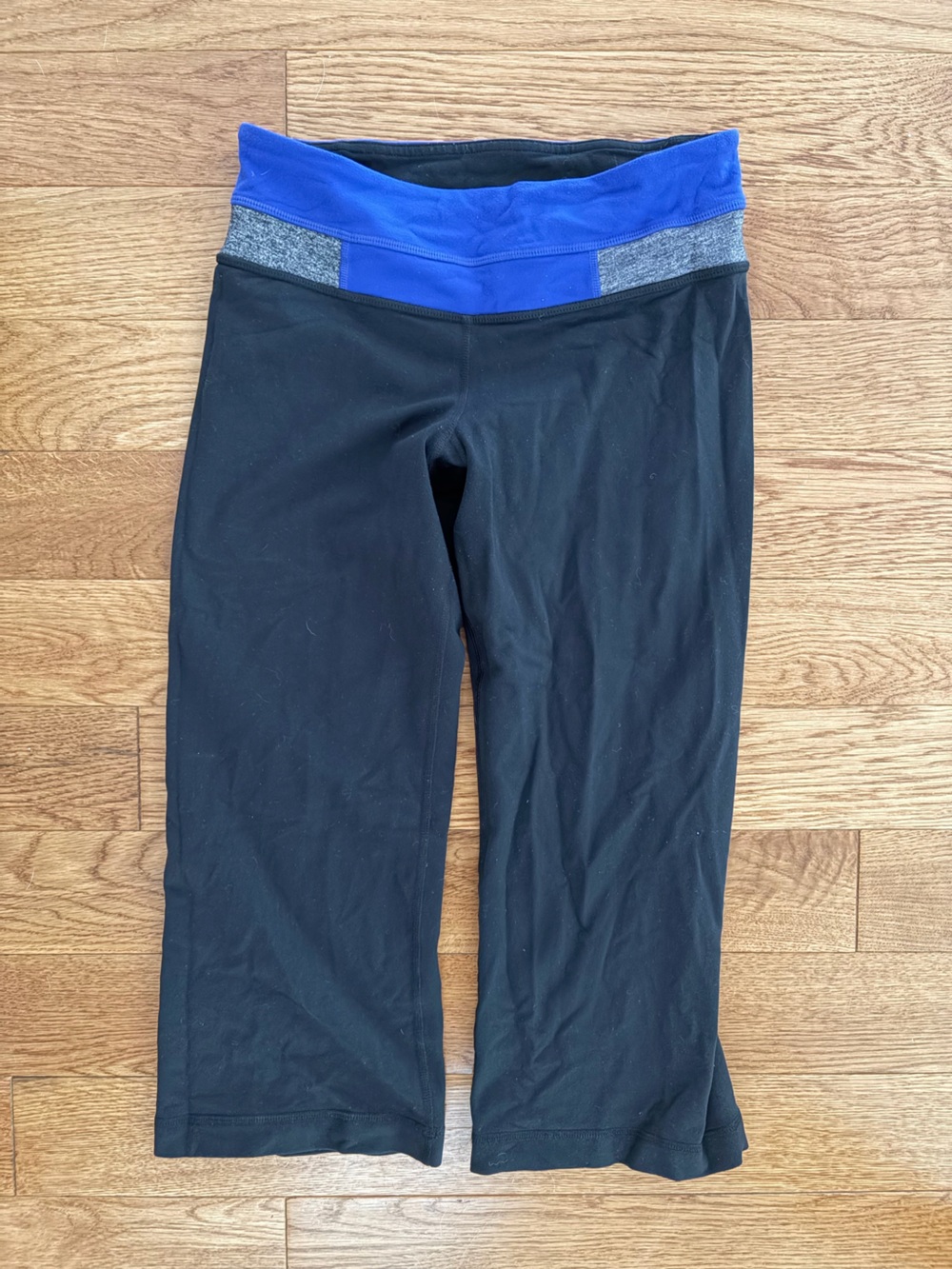 lululemon athletica Black Leggings with Blue Waistband and Gray Trim